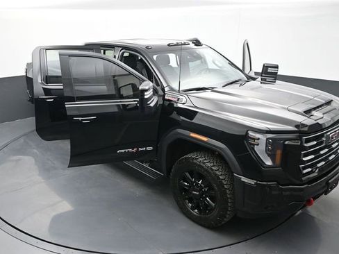 Used 2025 GMC Sierra 2500 AT4 w/ AT4 Premium Plus Package image 32