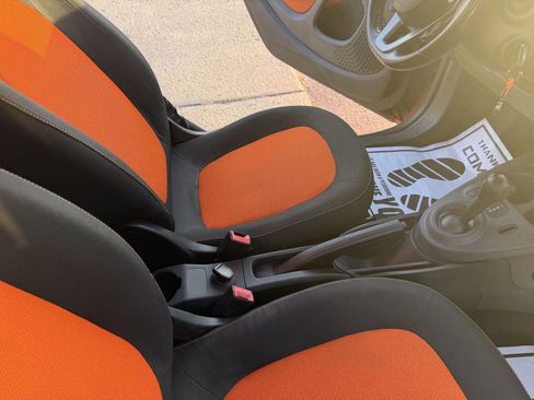 Used 2016 smart fortwo passion image 19