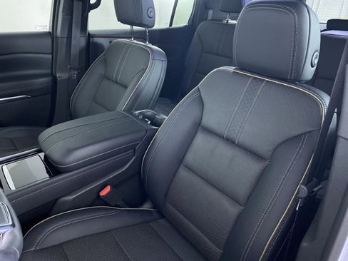New 2026 Chevrolet Traverse High Country w/ LPO, Floor Liner Package AWD/4WD image 11
