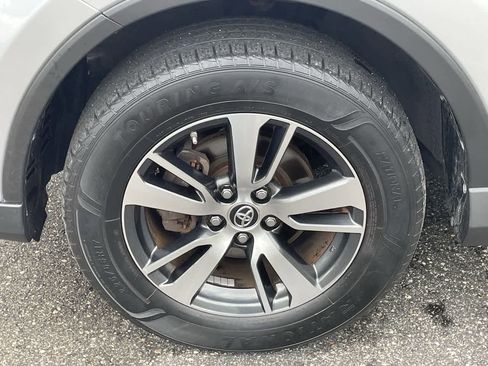 Used 2018 Toyota RAV4 XLE FWD image 35