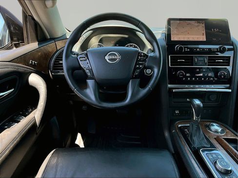 Used 2022 Nissan Armada SL w/ Captain's Chairs Package AWD/4WD image 8