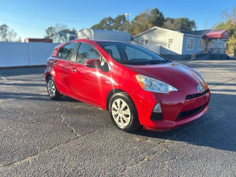 Used 2013 Toyota Prius C Two image 4