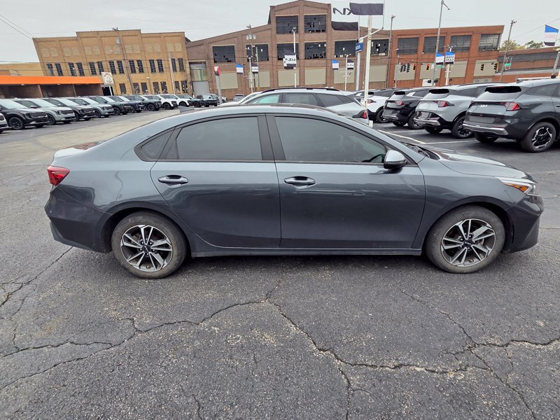 Used 2023 Kia Forte LXS w/ LXS Technology Package FWD image 8