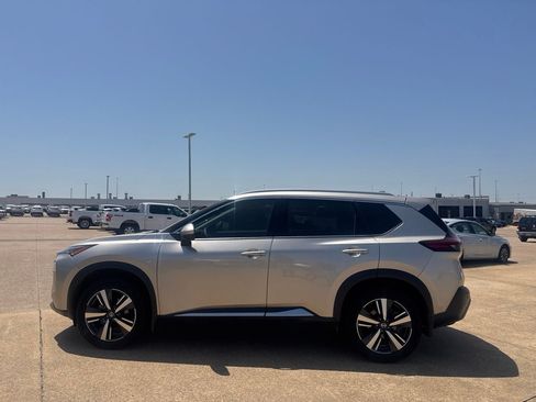 Used 2021 Nissan Rogue SL FWD image 12