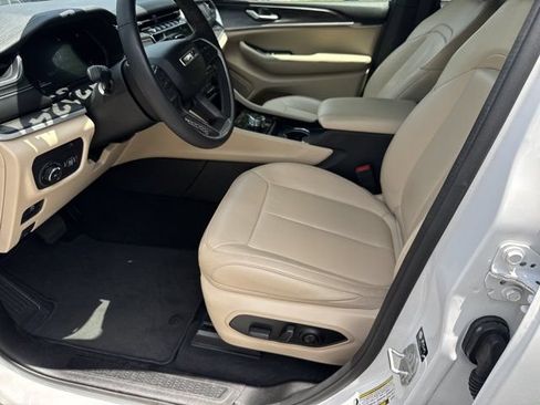 Certified 2024 Jeep Grand Cherokee Limited w/ Black Appearance Package RWD image 10