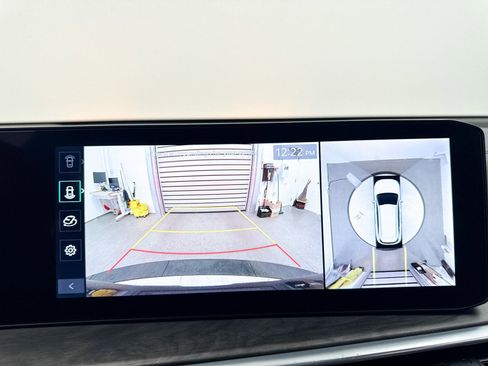 Certified 2024 Kia Sorento SX Prestige w/ Olive Brown Leather Package image 26