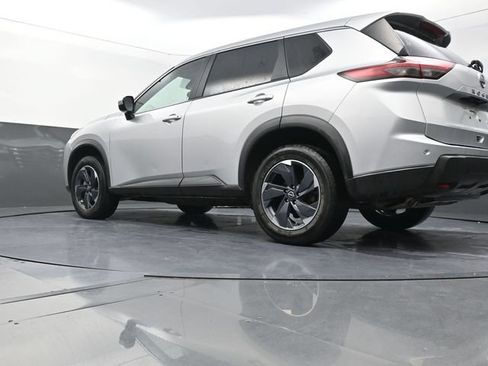 Used 2024 Nissan Rogue SV FWD image 35