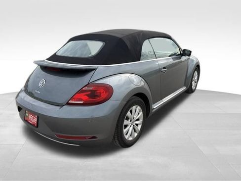 Used 2017 Volkswagen Beetle 1.8T S FWD image 3