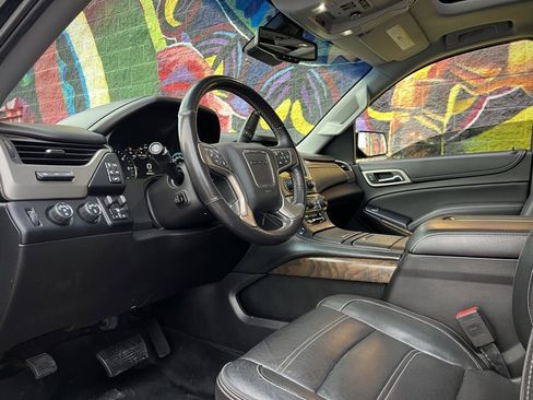 Used 2018 GMC Yukon Denali w/ Denali Ultimate Package image 3