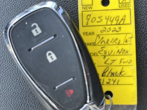 Used 2023 Chevrolet Equinox LT FWD image 23