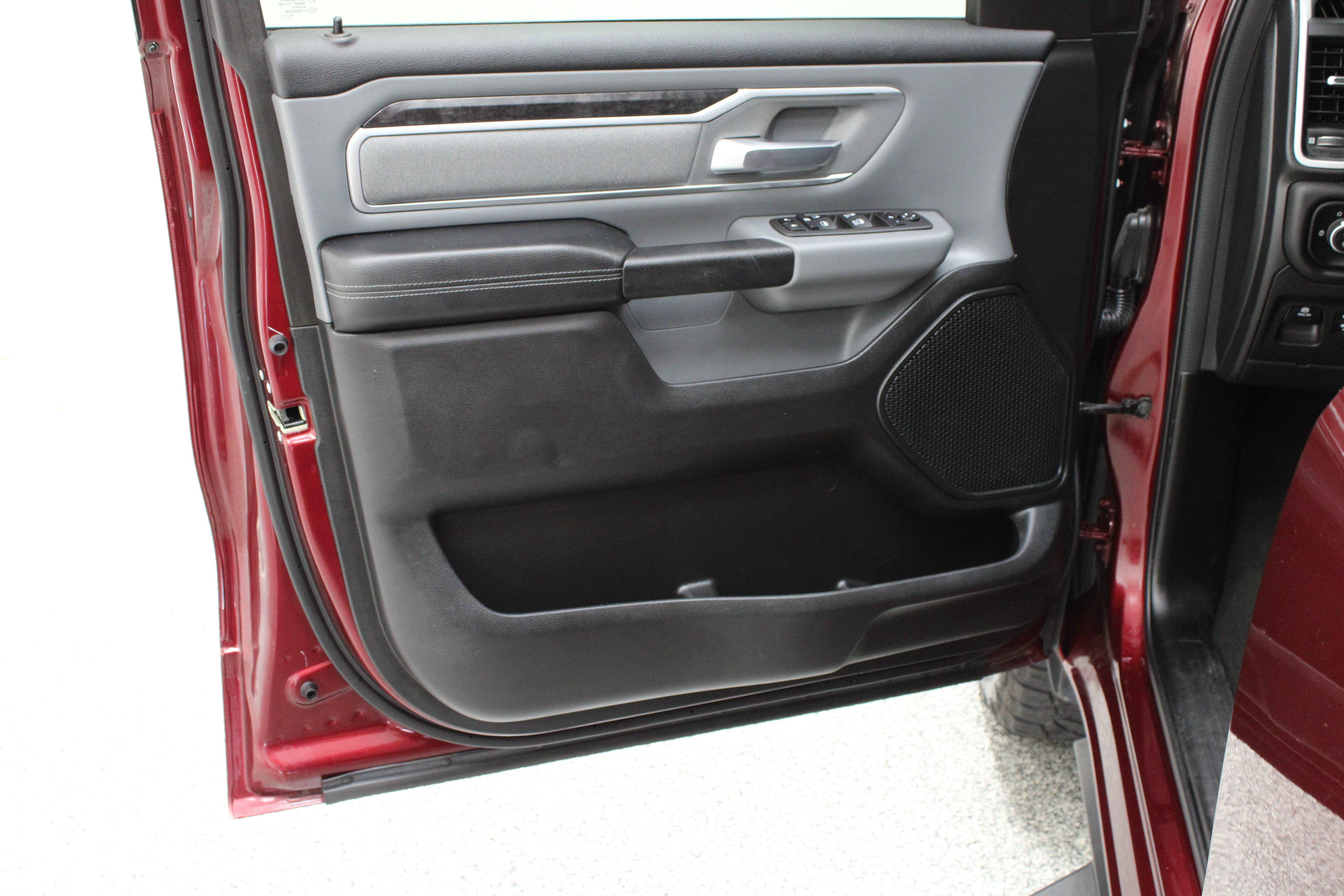Used 2022 RAM 1500 Lone Star AWD/4WD image 13