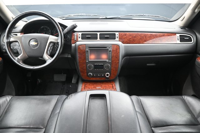 Used 2013 Chevrolet Suburban LTZ AWD/4WD image 21