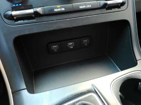 Used 2024 Kia Carnival LX FWD image 52