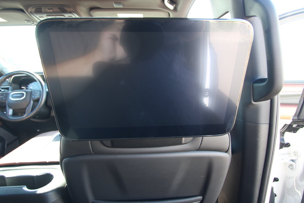 Used 2024 GMC Yukon XL Denali Ultimate AWD/4WD image 14