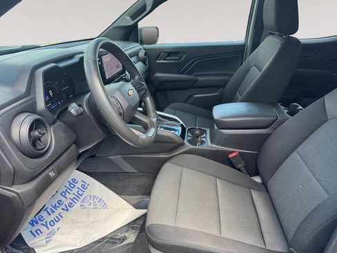 Used 2025 Chevrolet Colorado W/T w/ WT Custom Package RWD image 9