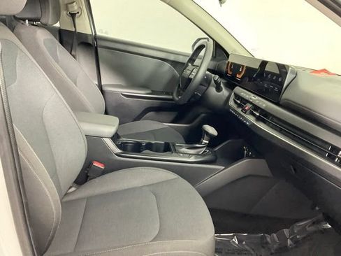 Used 2025 Kia K4 FWD image 18
