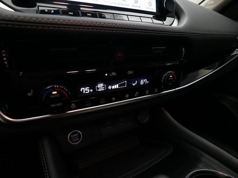 Certified 2023 Nissan Rogue SL w/ SL Premium Package image 21