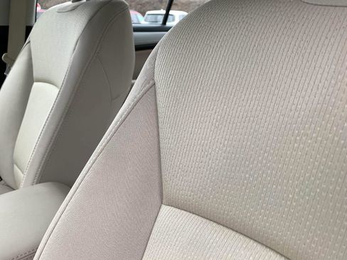 Used 2017 Subaru Legacy 2.5i Premium image 32