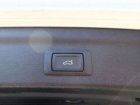 Used 2025 Audi Q3 2.0T Premium image 13