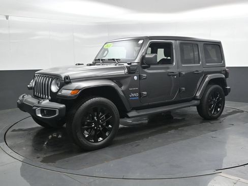 Used 2021 Jeep Wrangler Unlimited Sahara w/ Cold Weather Group AWD/4WD image 7