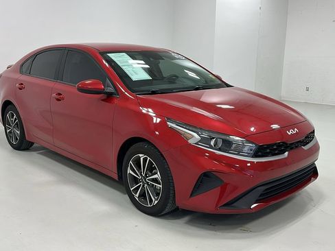 Used 2023 Kia Forte LXS image 7