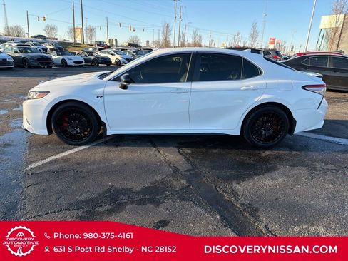 Used 2019 Toyota Camry SE image 4