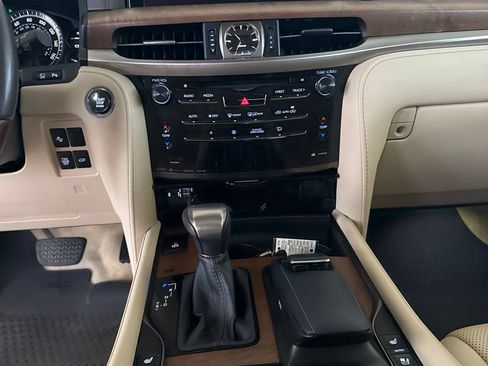 Used 2021 Lexus LX 570 4WD w/ Luxury Package image 5