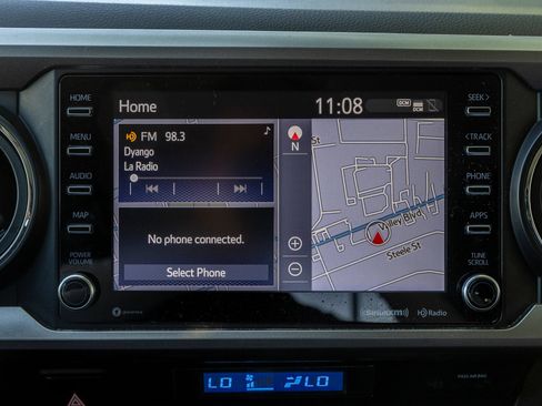 Used 2021 Toyota Tacoma SR5 AWD/4WD image 16