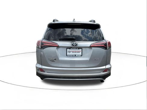 Used 2018 Toyota RAV4 XLE FWD image 4
