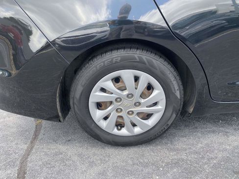 Used 2018 Hyundai Elantra SE FWD image 9