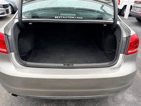 Used 2014 Volkswagen Passat 1.8T Wolfsburg Edition image 10