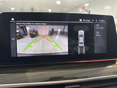 Used 2020 BMW M550i xDrive image 25