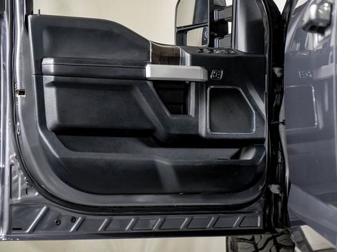 Used 2021 Ford F250 Lariat w/ Lariat Ultimate Package image 32