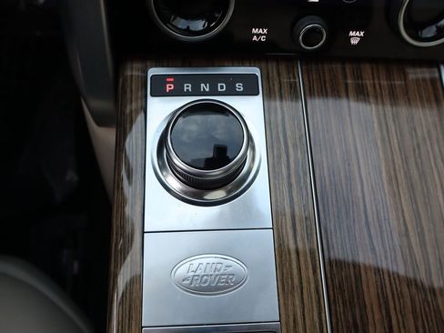 Used 2019 Land Rover Range Rover HSE image 14