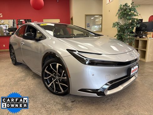 Used 2023 Toyota Prius Prime FWD image 1