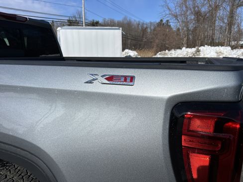 New 2026 GMC Sierra 1500 SLE w/ X31 Off-Road Package image 7