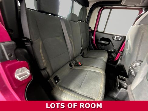 Used 2024 Jeep Gladiator Sport AWD/4WD image 26