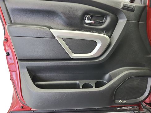 Used 2019 Nissan Titan SL image 26