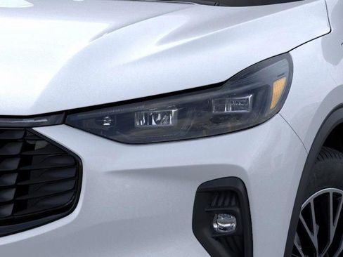 New 2025 Ford Escape SE w/ PHEV Premium Package FWD image 18