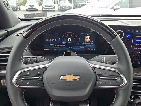 Used 2026 Chevrolet Traverse High Country AWD/4WD image 23
