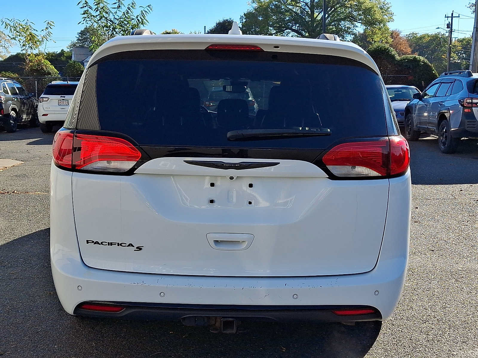 Used 2019 Chrysler Pacifica Touring-L FWD image 5
