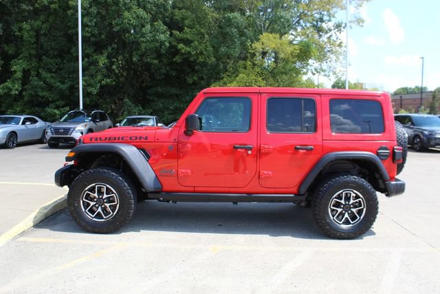 Used 2025 Jeep Wrangler Unlimited Rubicon w/ Convenience Group AWD/4WD image 2