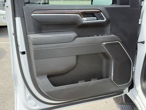 Used 2025 GMC Sierra 1500 SLE RWD image 33