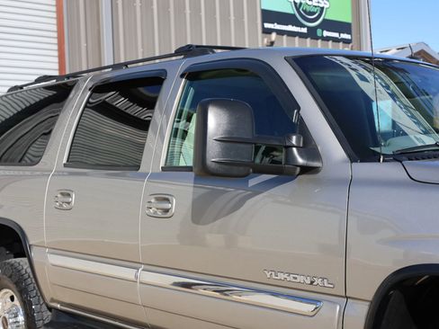 Used 2002 GMC Yukon XL 2500 SLT image 16