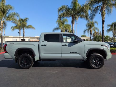 Used 2025 Toyota Tundra Limited w/ TRD Off-Road Package AWD/4WD image 11