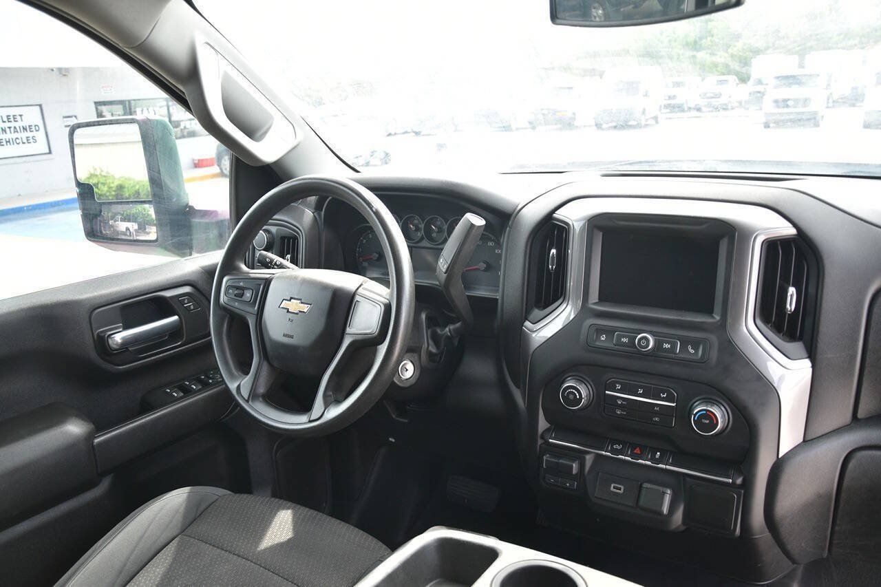 Used 2020 Chevrolet Silverado 2500 Custom w/ Custom Value Package AWD/4WD image 12