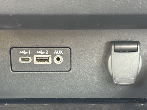 Used 2024 Nissan Altima 2.5 SV FWD image 21