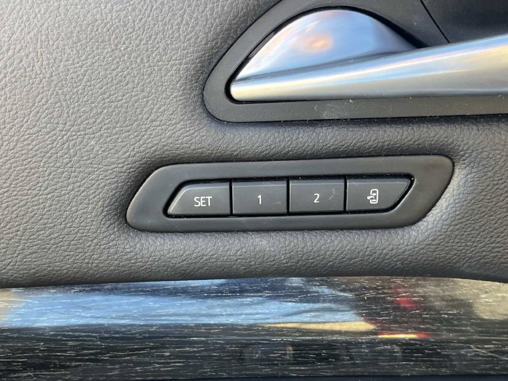 Used 2023 Cadillac XT4 Premium Luxury FWD image 30