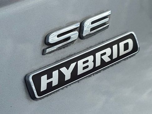 Used 2020 Ford Fusion SE image 5