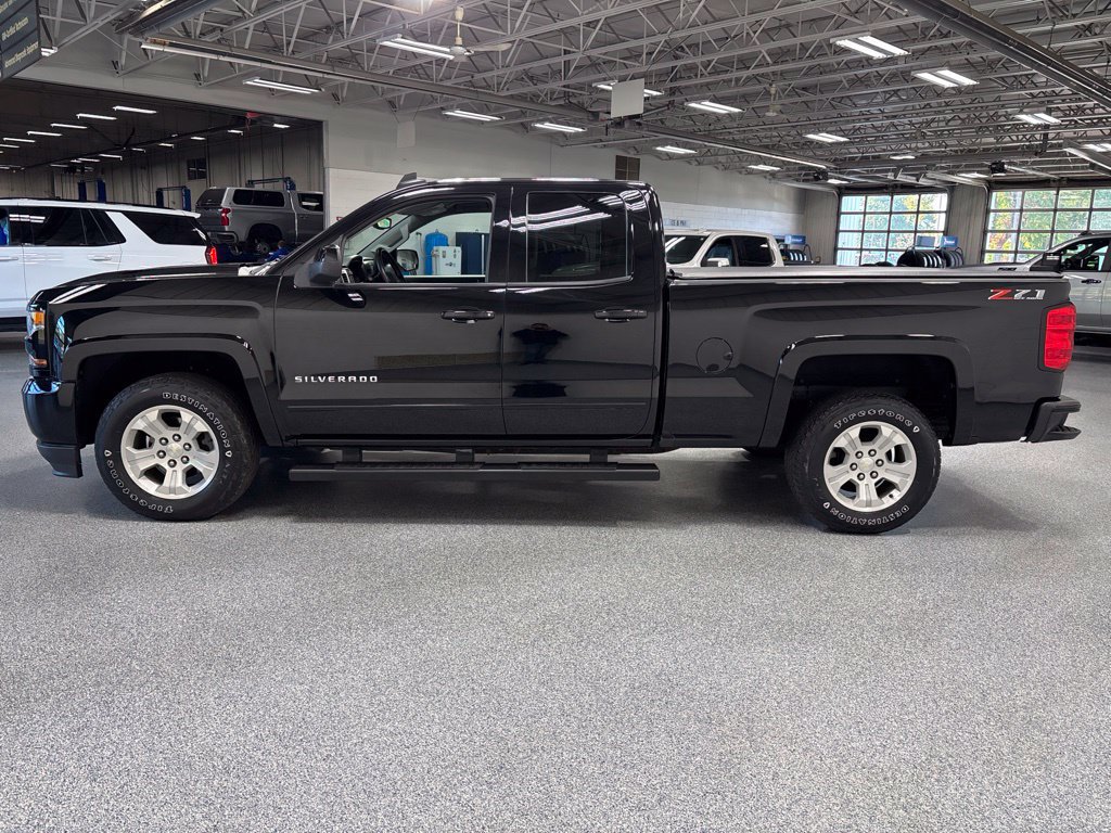 Used 2018 Chevrolet Silverado 1500 LT w/ All Star Edition AWD/4WD image 4